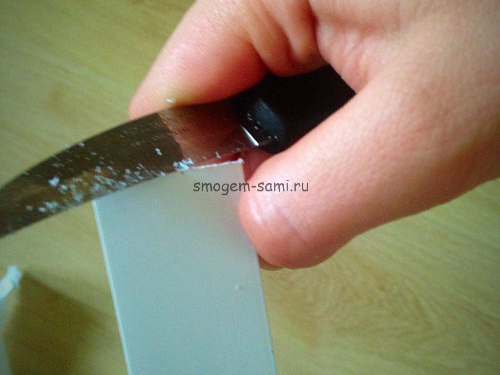 как правильно клеить пластиковый уголок на обои